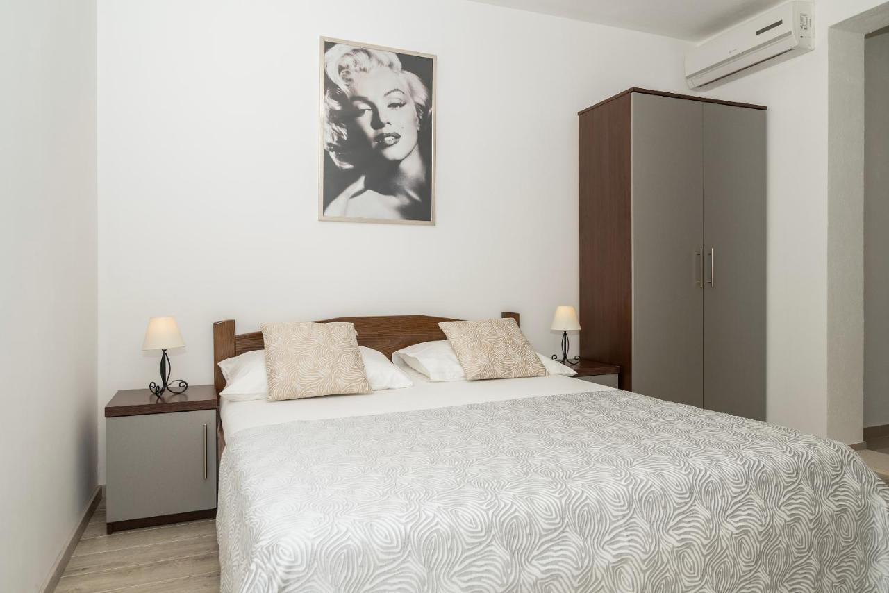 Bilin San Apartman Baška Voda Kültér fotó