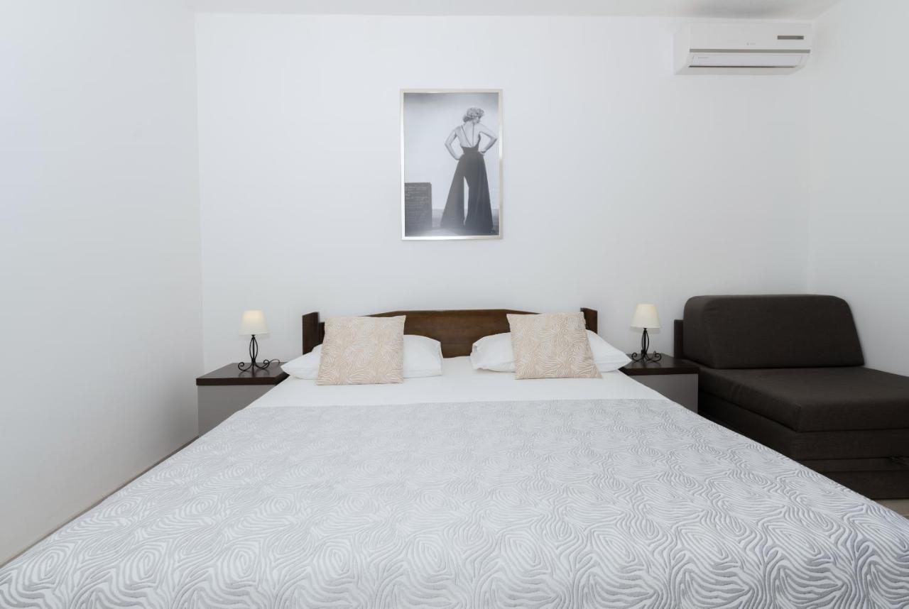 Bilin San Apartman Baška Voda Szoba fotó