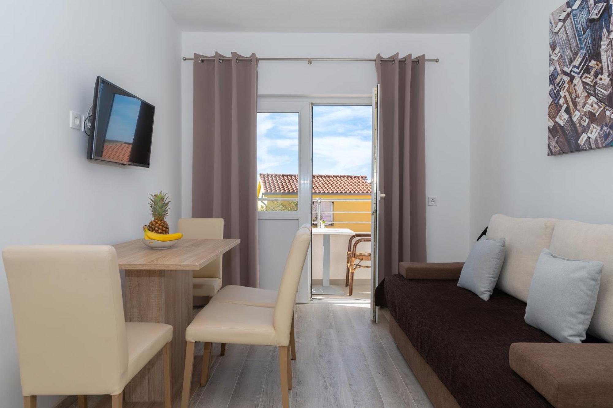 Bilin San Apartman Baška Voda Szoba fotó