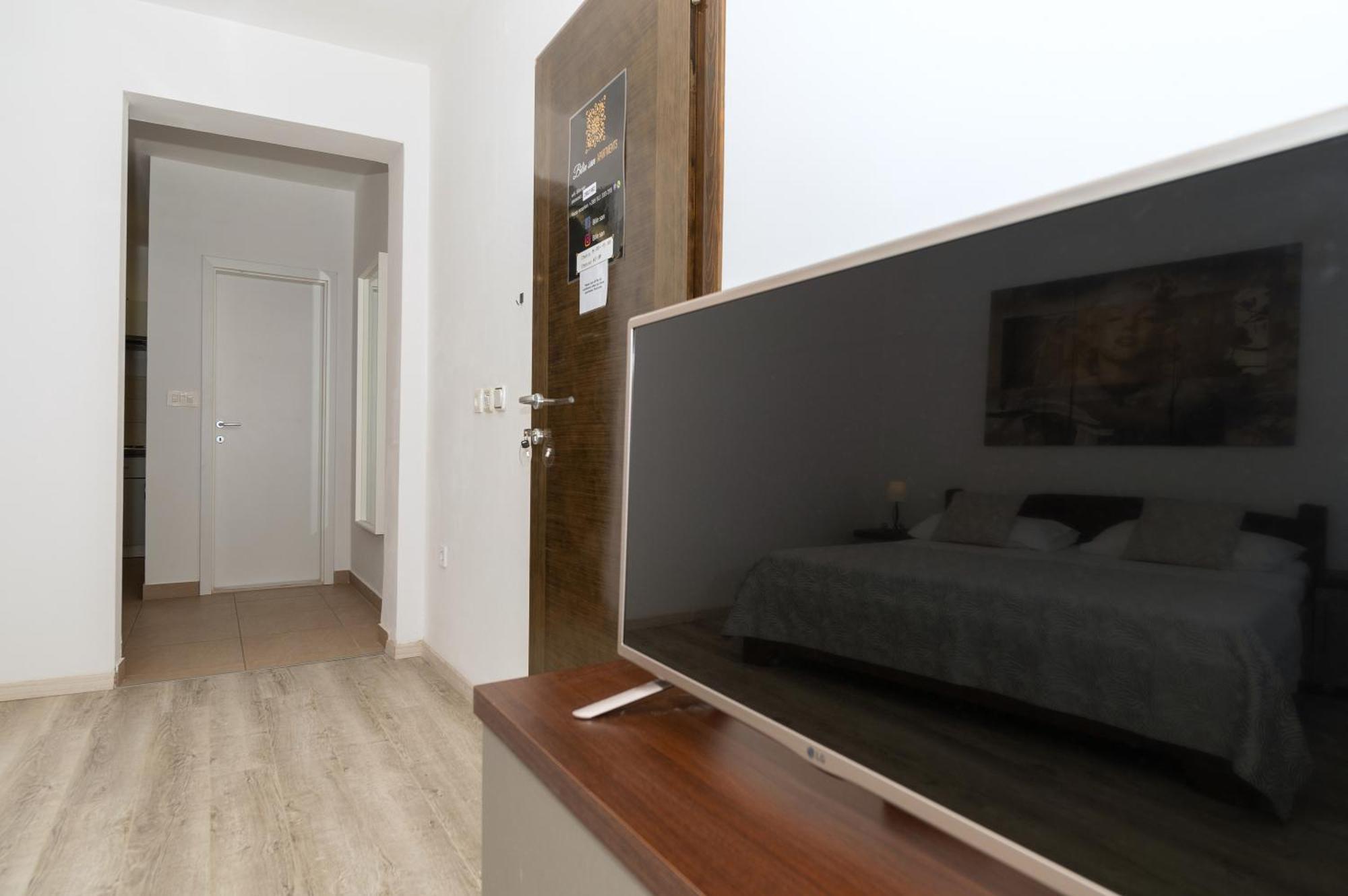 Bilin San Apartman Baška Voda Szoba fotó