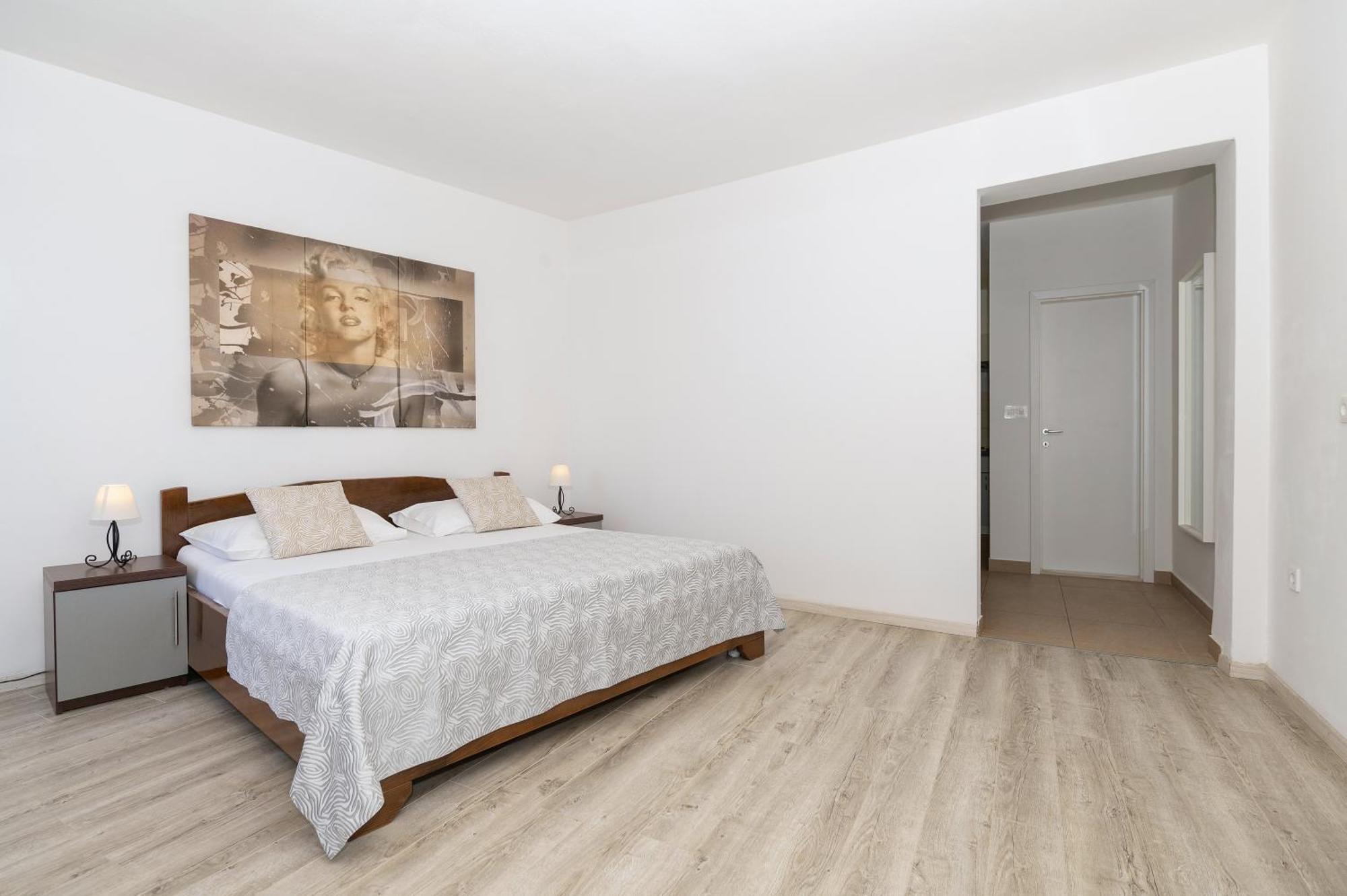 Bilin San Apartman Baška Voda Szoba fotó