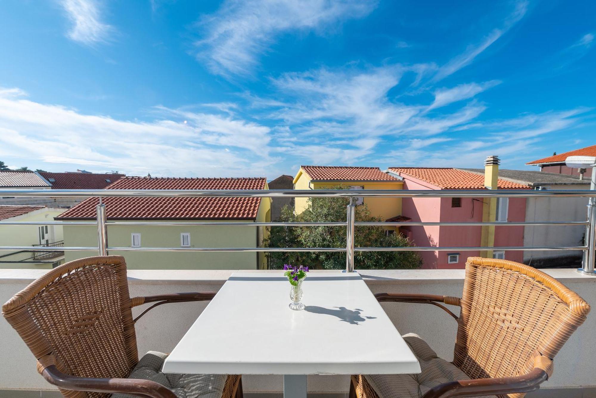 Bilin San Apartman Baška Voda Szoba fotó